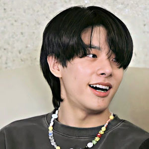 Meet your Posher, Mia